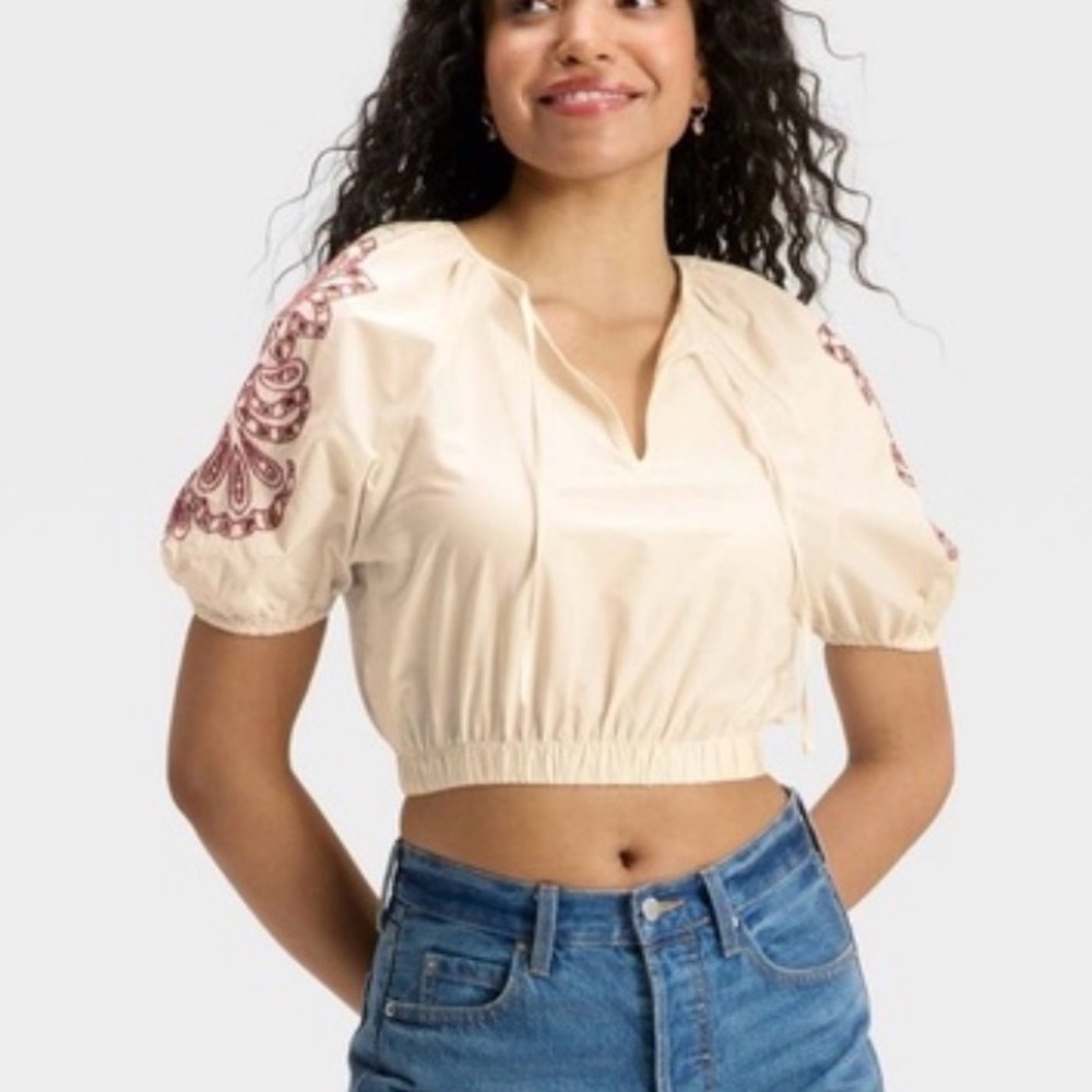 NWT Universal Thread Cream Balloon Sleeve Eyelet blouse crop top XS